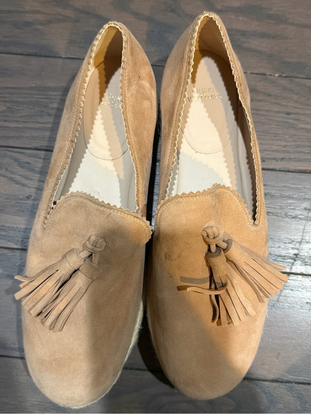 Stuart Weitzman tan suede tassel loafers sz 8,5